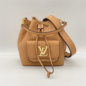 Louis vuitton bucket bag