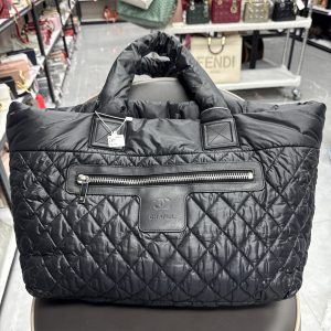 CHANEL TOTE