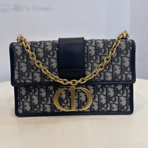 DIOR MONTAIGNE EAST WEST